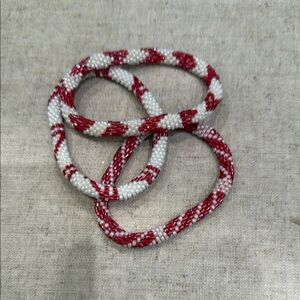 🔴Elegant Red and White Beaded Bracelet